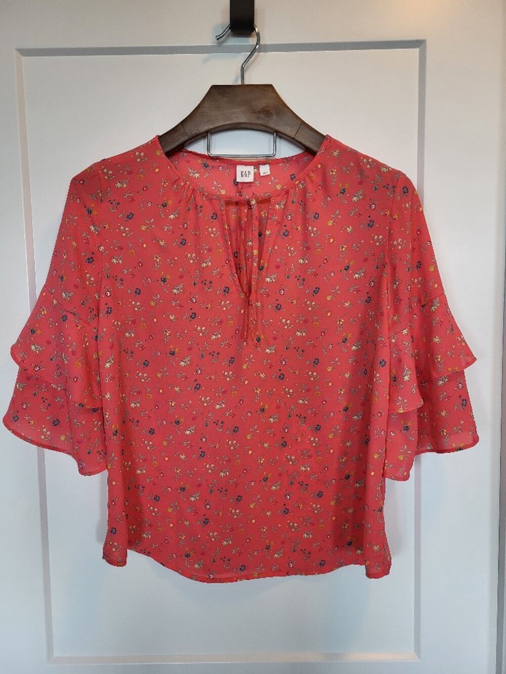Gap Flutter-Sleeve Top